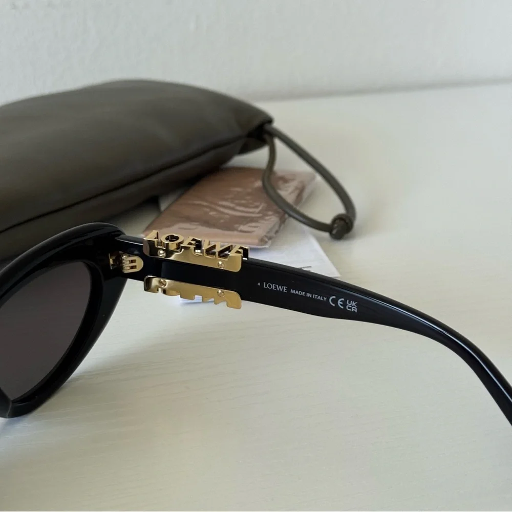 New! Loewe Black Cat-Eye Sunglasses LW40156U 01A, Authentic